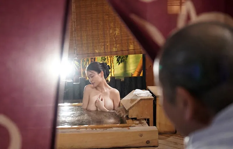 Người yêu của con trai bị bố người chồng nhìn trộm khi đang tắm rồi xxx đến mang thai